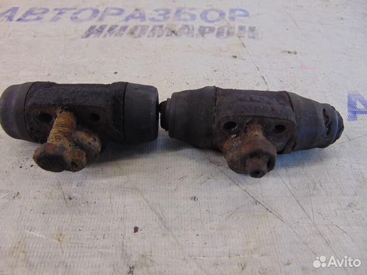 Цилиндр тормозной задний для Volkswagen Passat 19