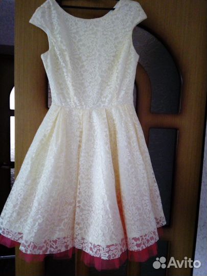 Платье праздничное