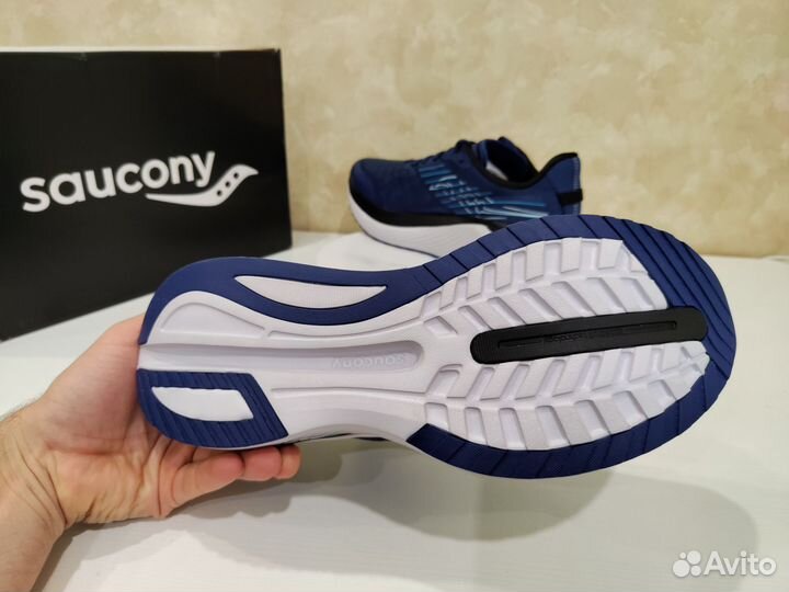 Кроссовки Saucony Endorphin Shift 3 28,5 см