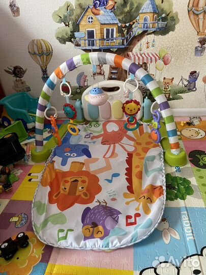 Развивающий игровой коврик