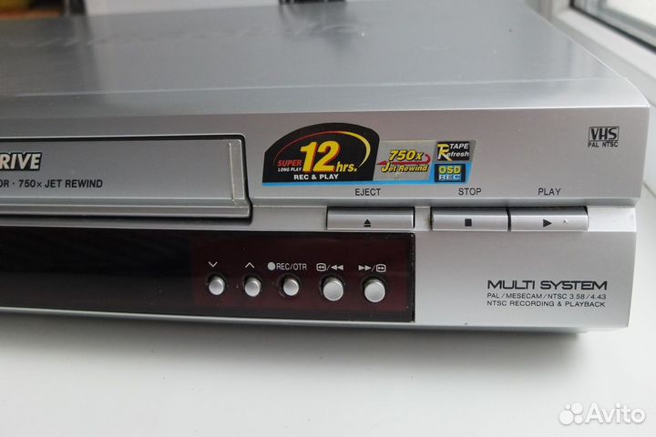 Видеомагнитофон 