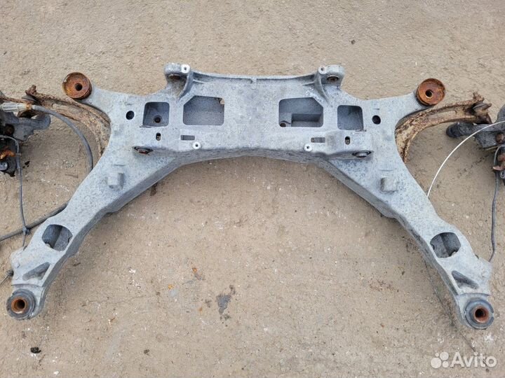 Подрамник задний на Volvo S80