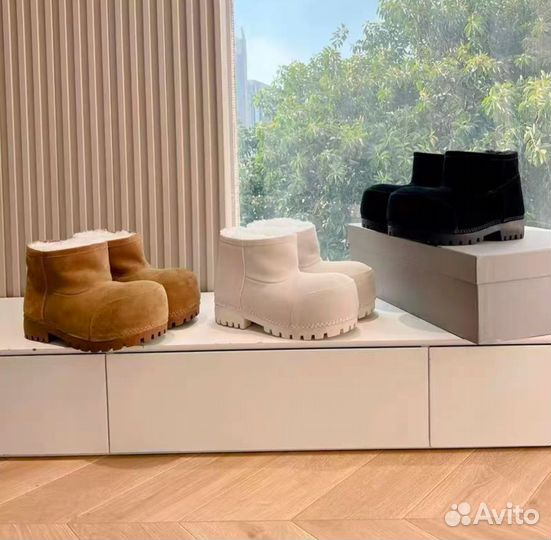 Balenciaga alasks boots ugg