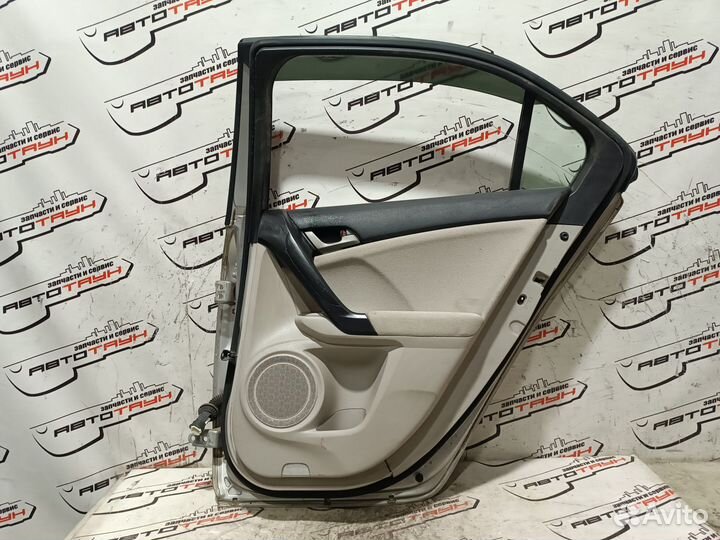 Дверь honda accord CU1 CU2 67510TL0000ZZ задняя правая серебро, NH743M S3632