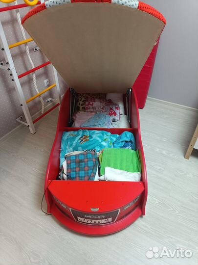 Детская кроватка машинка