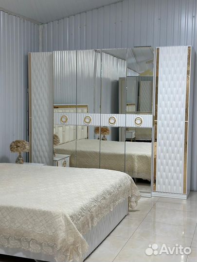 Спальный гарнитур Монреаль 6дв