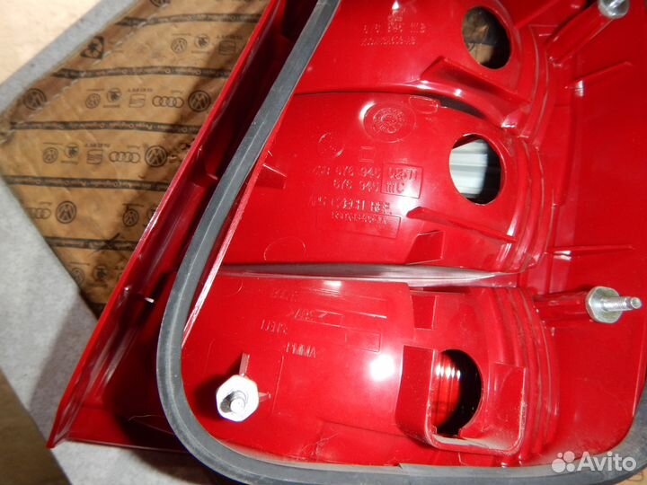 Фонарь задний левый Skoda Fabia 1