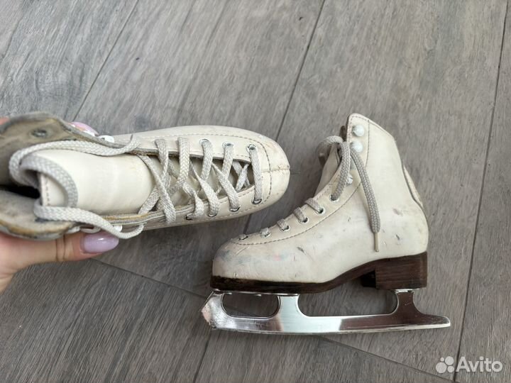 Фигурные коньки wifa 28