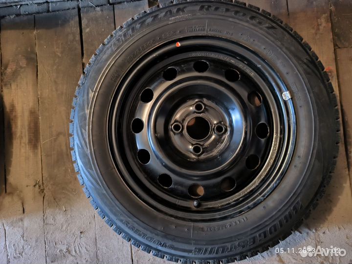 Bridgestone Blizzak Revo GZ 185/65 R15