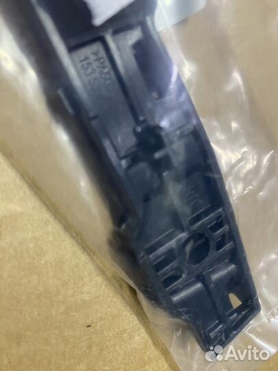 Кронштейн бампера правый Mercedes W167