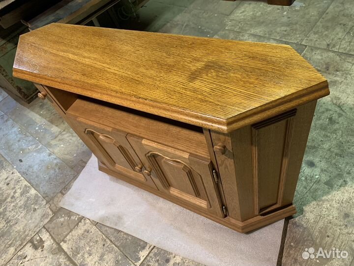 Тумба под телевизор дуб