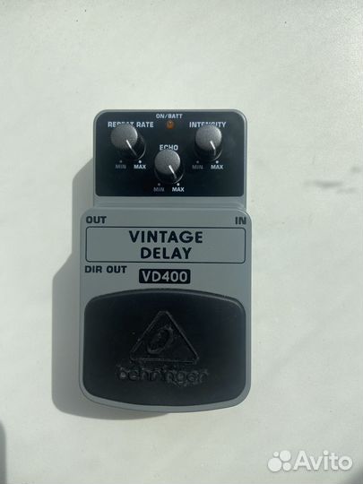 Behringer VD400 (Гитарная педаль “Delay“)