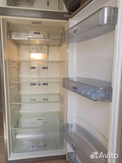 Холодильник Whirlpool no frost