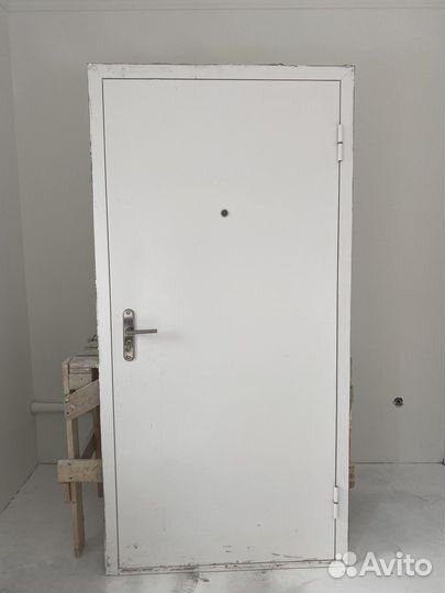 Входная дверь