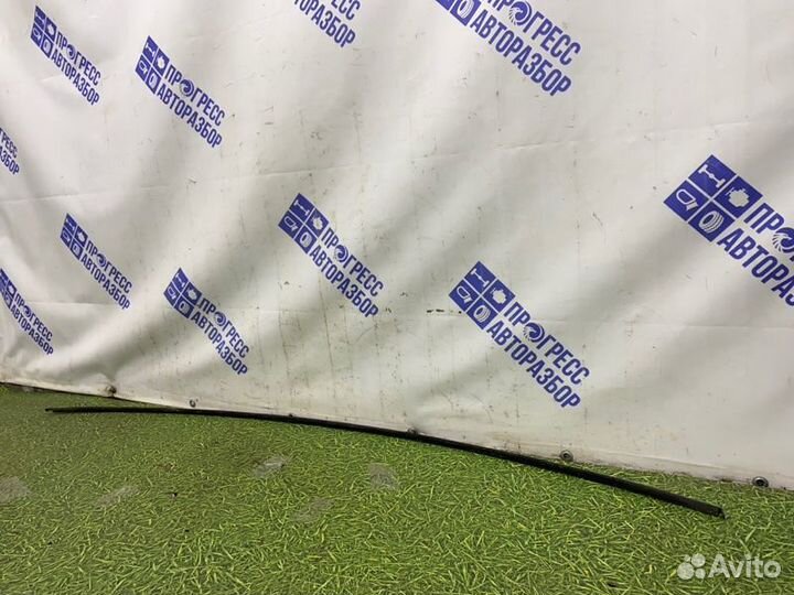 Молдинг крыши левый Skoda Superb седан 1.8 AWT