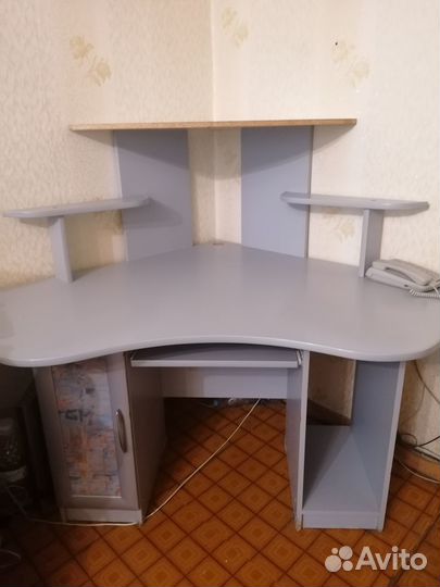 Продам компьютерный стол