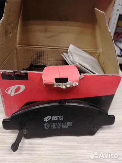 Тормозные колодки пер. Nissan Tiida 2007