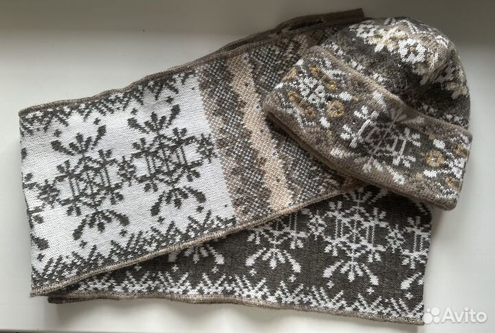Комплект шапка и шарф женские