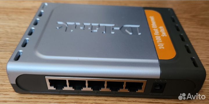 Коммутатор D-Link DES-1005D