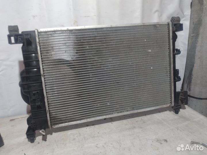 Радиатор охлаждения chevrolet aveo т300
