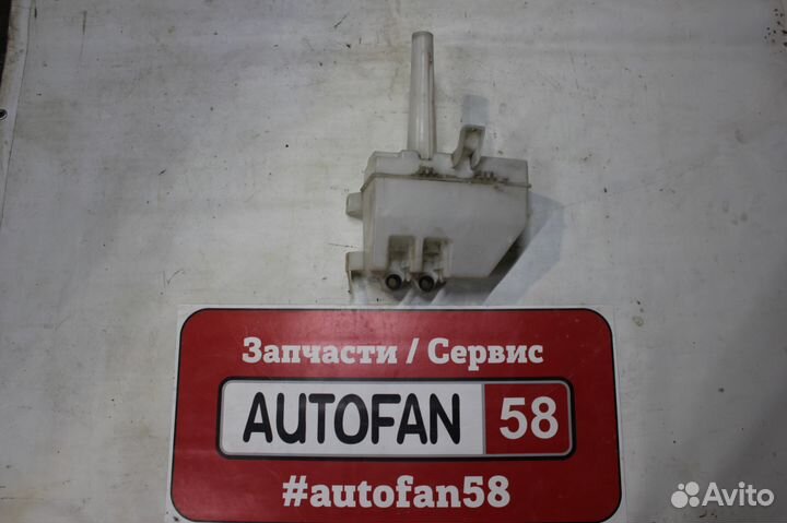 Бачки стеклоомывателя Nissan