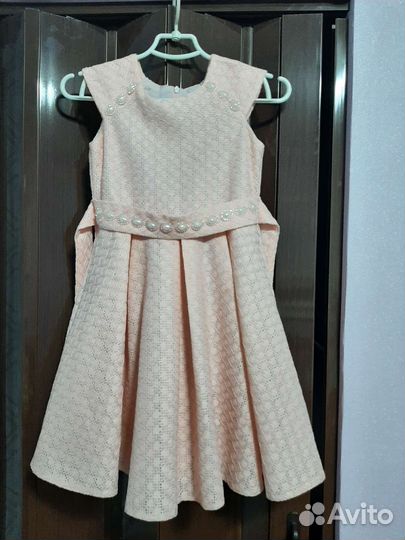 Нарядное платье на девочку 122-128