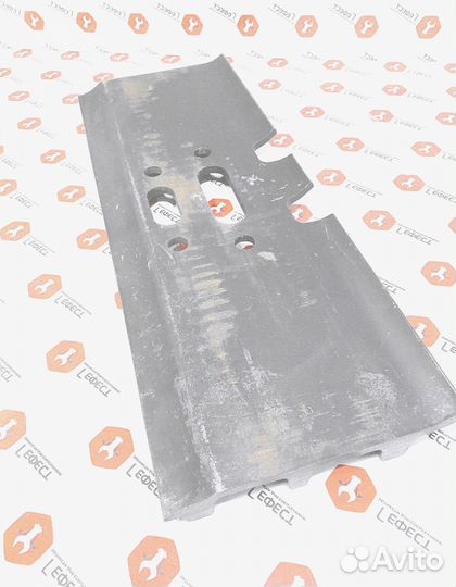 Башмак экскаватора Kobelco 161298A1