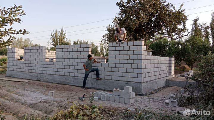 Бригада строителей