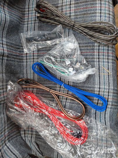 Активный сабвуфер Ural