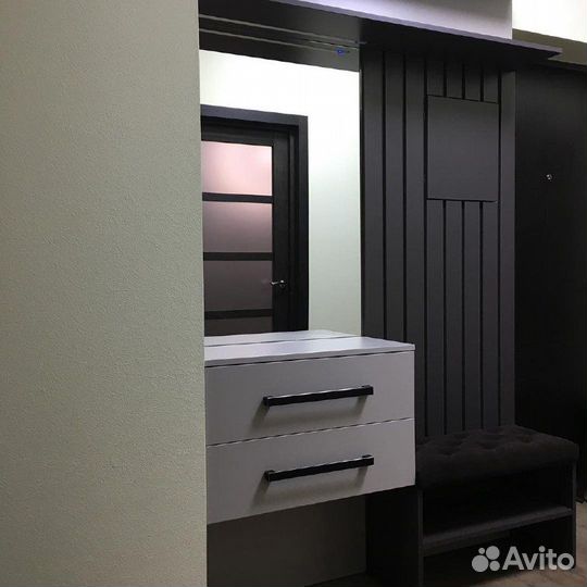 Прихожая по индивидуальному заказу под потолок