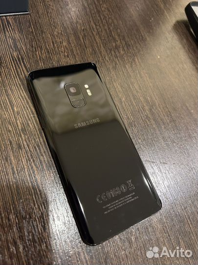 Samsung Galaxy S9, 4/64 ГБ