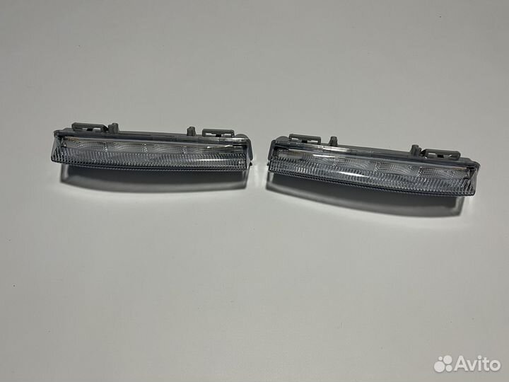 Передние противотуманки Mercedes W212 диодные W204