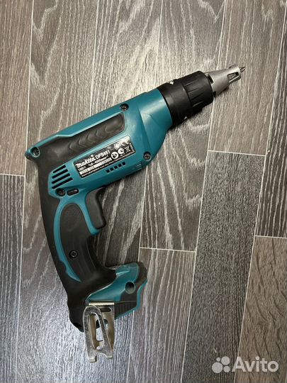 Шуруповерт аккумуляторный makita dfs451