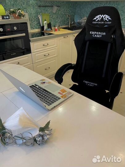 Крутое игровое компьютерное кресло