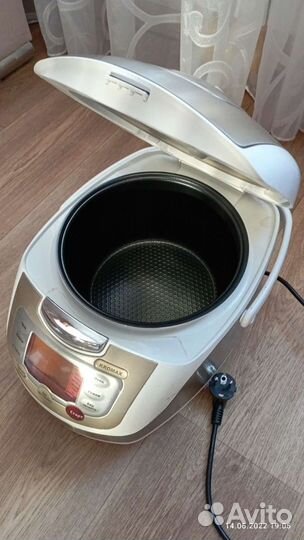 Мультиварка новая