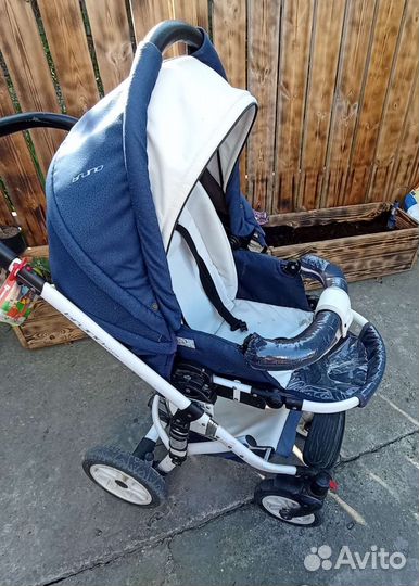 Продаётся коляска 3в1