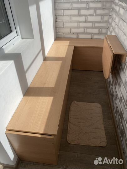 Уголок деревянный