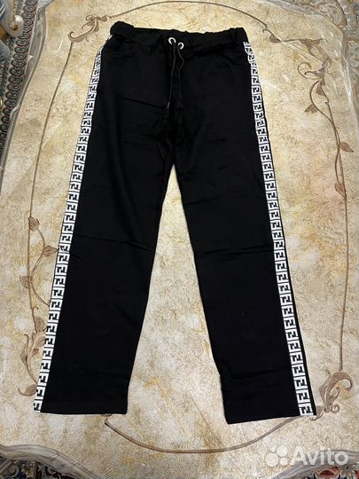 Спортивный костюм женский