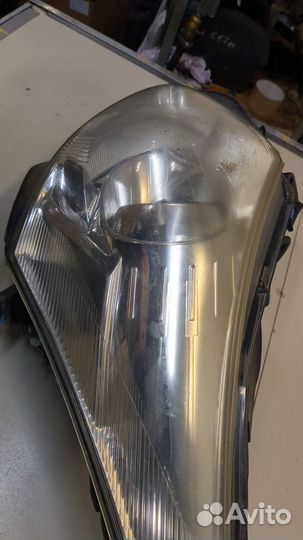 Фара (передняя) Toyota Avensis 3, 2010