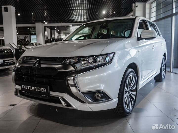 Mitsubishi Outlander 2.0 CVT, 2022