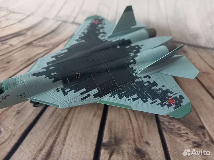 Модель самолёта Су-57 (Пак Фа) из металла, М 1/100