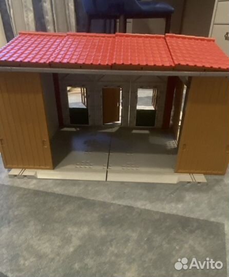 Гараж для машин Bruder