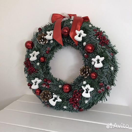 Рождественский венок с гирляндой