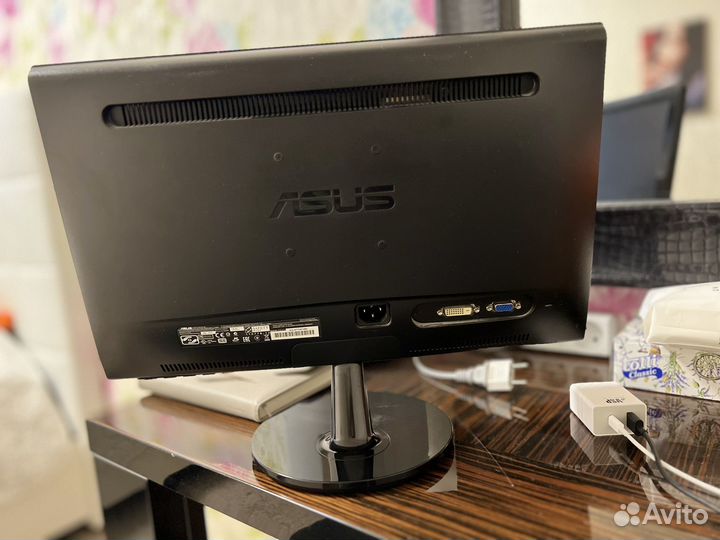 Монитор asus