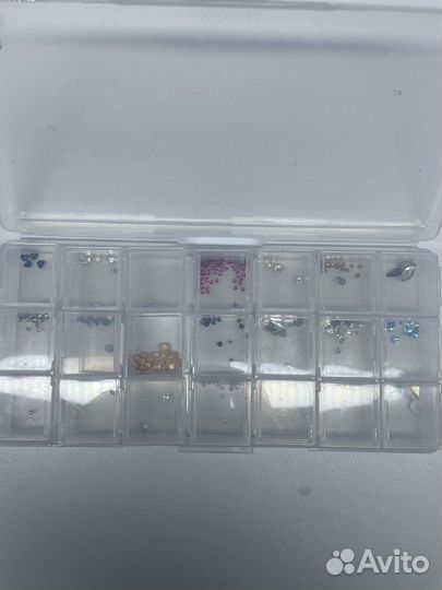 Swarovski кристаллы в боксе