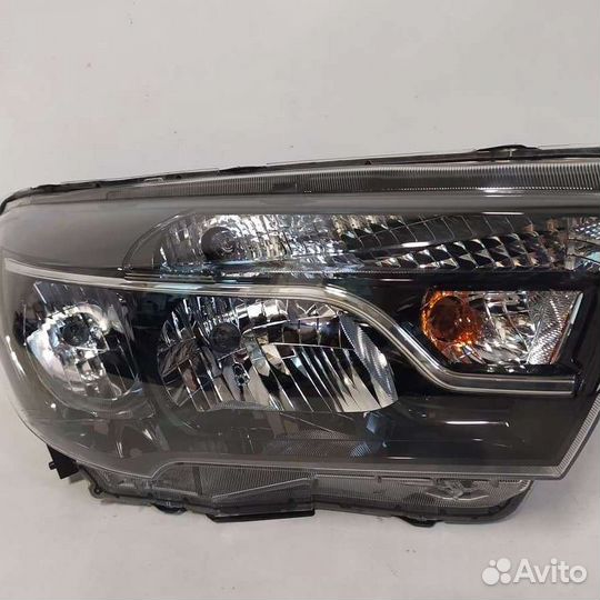 Передние Фары на Лада Веста