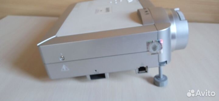 Проектор sanyo PLC-XU83