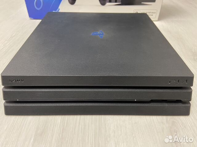 Sony PlayStation 4 Pro 1TB 2 геймпада, док станция