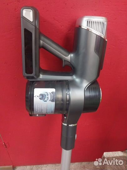 Пылесос Red Solution RV-UR3100