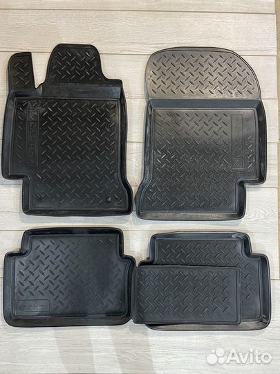 Оригинальные резиновые ковры Renault Laguna 3